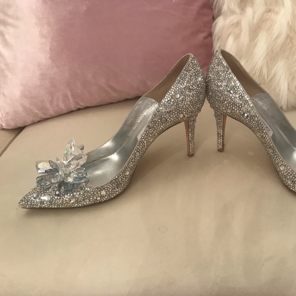 Cinderella Custom Jimmy Choo Glass Bridal Shoe - Picture 7 of 7